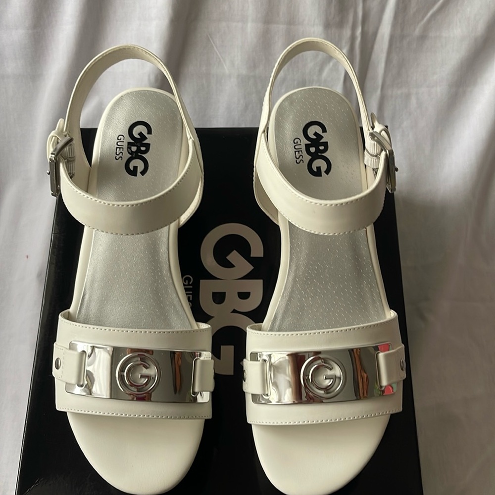 GBG GUESS DANNA WEDGES